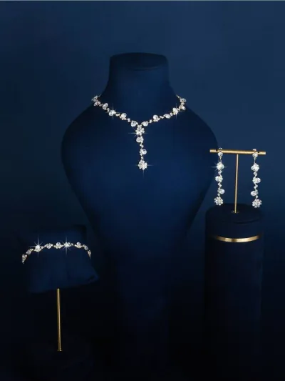Gold Işıltılı Zarafet 3'lü Taşlı Takı Seti – Kolye, Küpe, Bileklik | Düğün & Özel Gün Şıklığı — fotoğraf 2